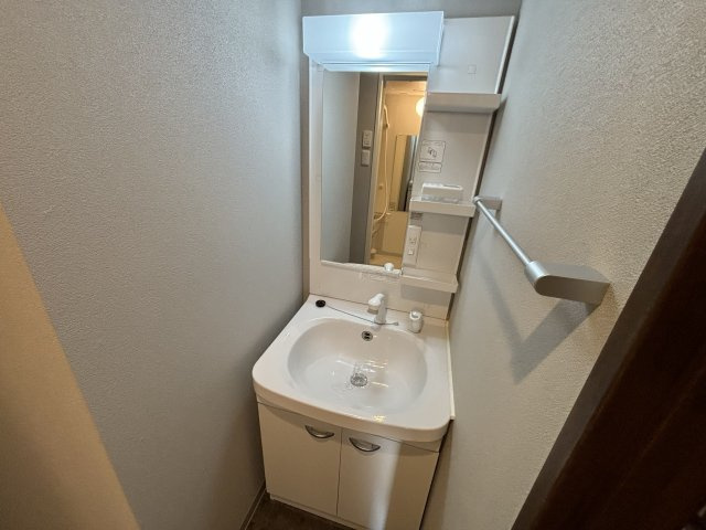 MODERN PALAZZO薬院surの洗面所
