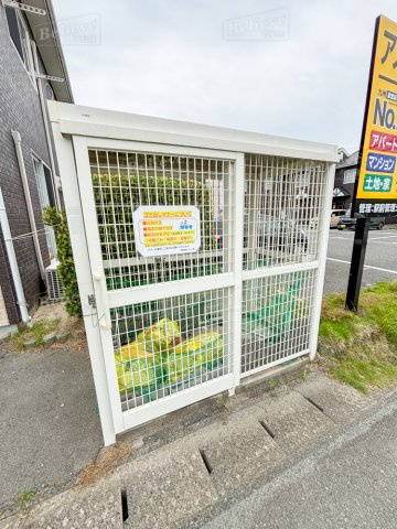 アメニティタウンハウスのその他共用部分|便利な敷地内ゴミ置き場もあります♪