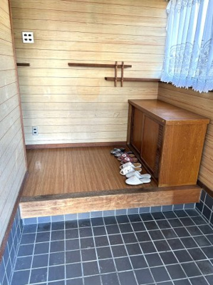 【玄関】 | ■２００万円値下げしました■高槻市安岡寺町５丁目