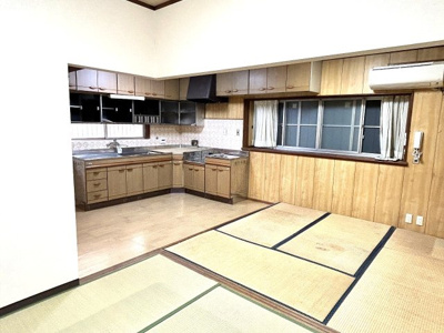 【居間・リビング】 | ■２００万円値下げしました■高槻市安岡寺町５丁目