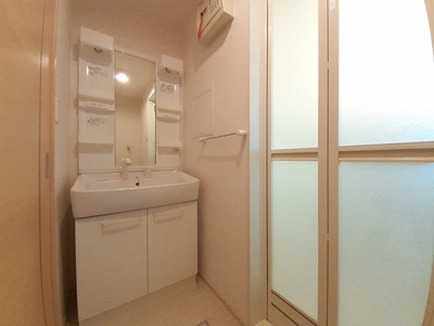 【洗面所】 | アウローラ玉手Ⅱ　Ａ | 明るい洗面所です