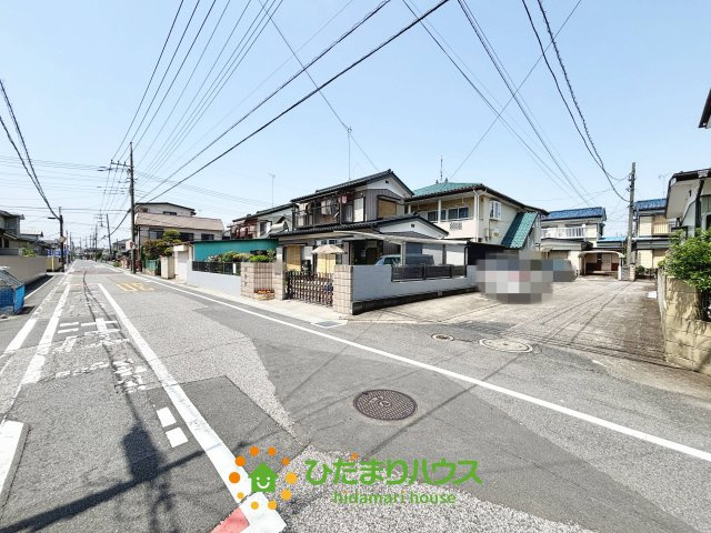 加須市向川岸町　売地の前面道路含む現地写真