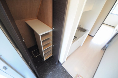 【玄関】 | レオネクストヴェルデュール | 設備・仕様は号室により異なる為、現況を優先致します。