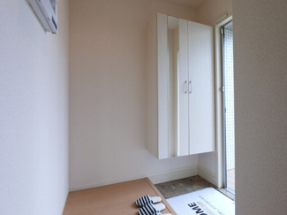 【玄関】 | スパローハウス五番舘　Ａ