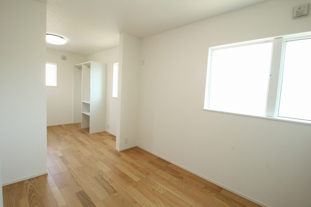 土佐市高岡町乙　新築戸建　西棟　【内覧可能】（全2区画）の洋室|2Ｆ　4.9帖+4.9帖