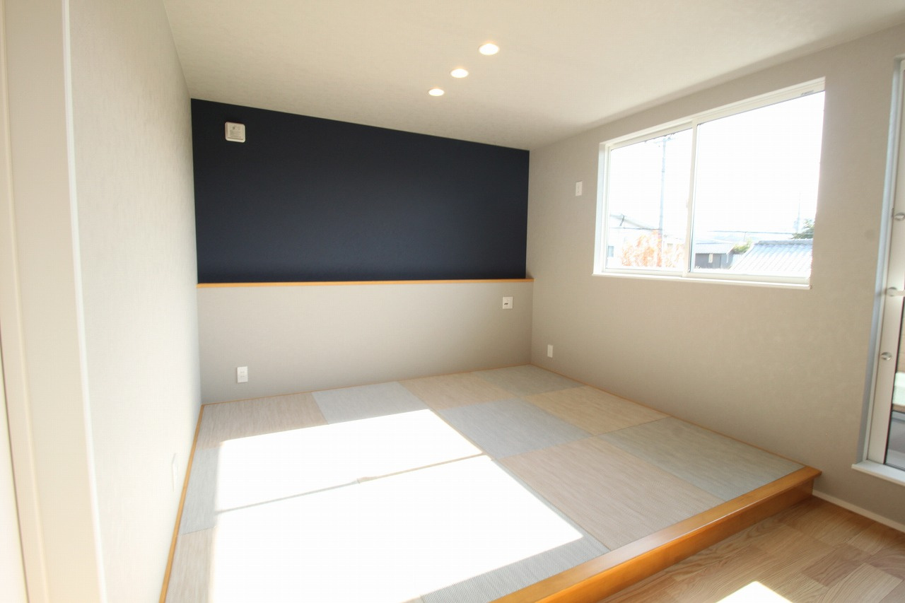 土佐市高岡町乙　新築戸建　西棟　【内覧可能】（全2区画）の寝室|2Ｆ　南の部屋　7.8帖