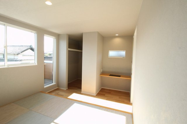 土佐市高岡町乙　新築戸建　西棟　【内覧可能】（全2区画）の寝室|2Ｆ　南の部屋　7.8帖