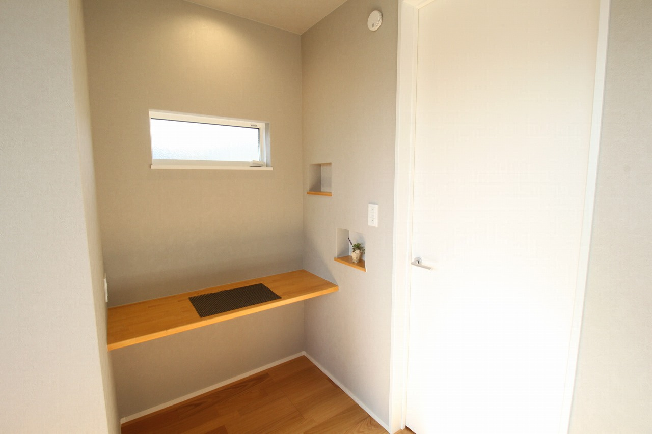 土佐市高岡町乙　新築戸建　西棟　【内覧可能】（全2区画）の寝室|2Ｆ　南の部屋　7.8帖
