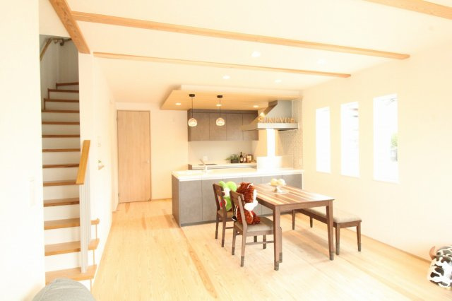 土佐市高岡町乙　新築戸建　西棟　（全2区画）の居間・リビング|ＬＤＫ　16.5帖