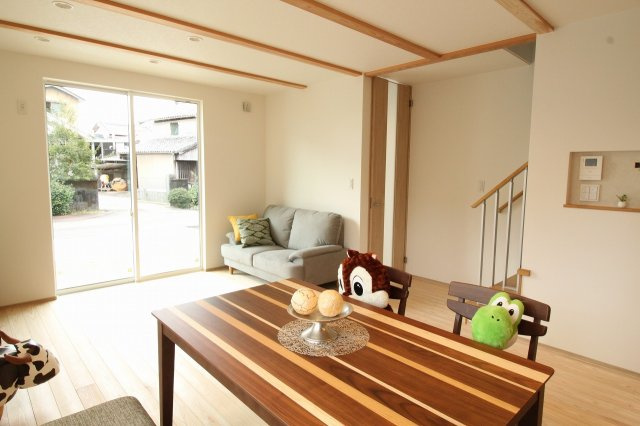 土佐市高岡町乙　新築戸建　西棟　（全2区画）の居間・リビング|ＬＤＫ　16.5帖