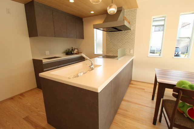 土佐市高岡町乙　新築戸建　西棟　（全2区画）のキッチン