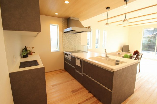 土佐市高岡町乙　新築戸建　西棟　（全2区画）のキッチン