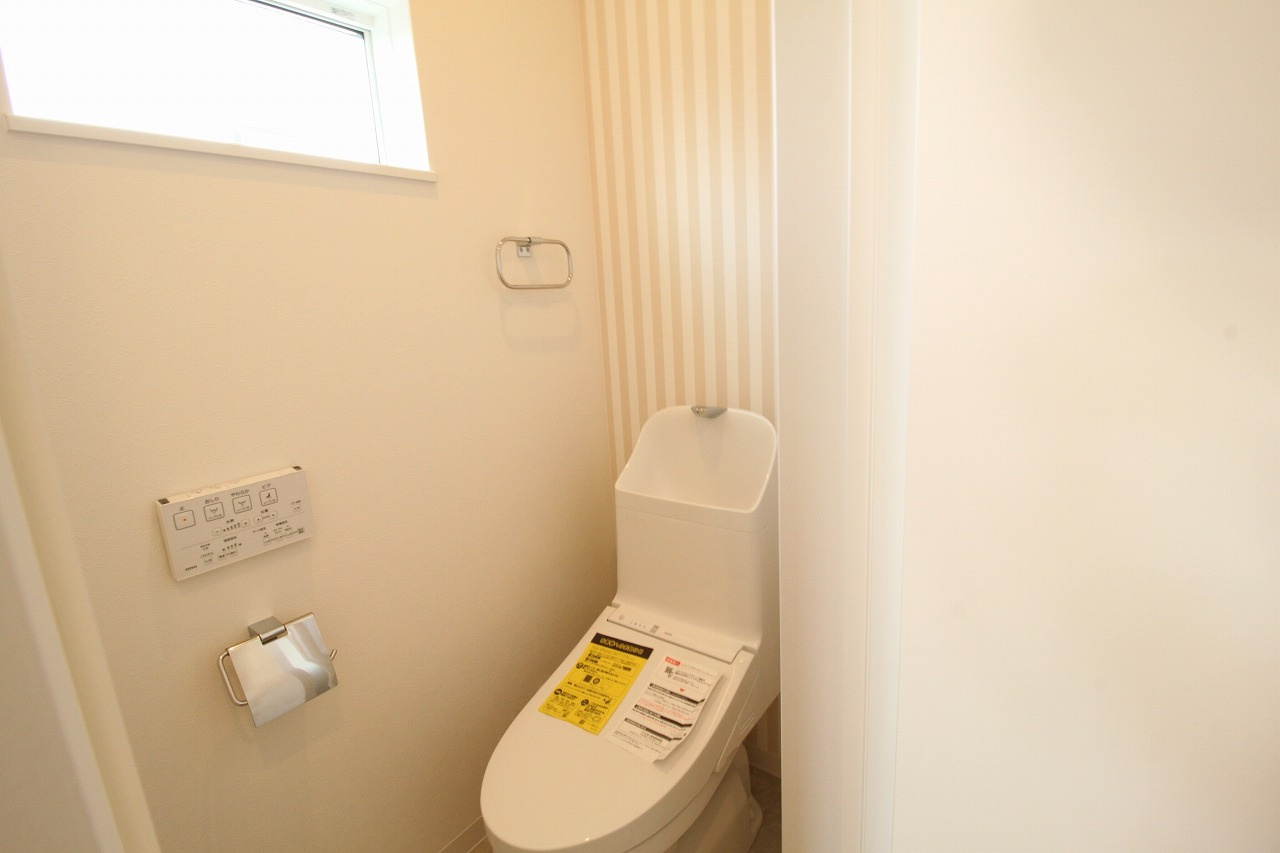 土佐市高岡町乙　新築戸建　西棟　（全2区画）のトイレ|2Ｆ