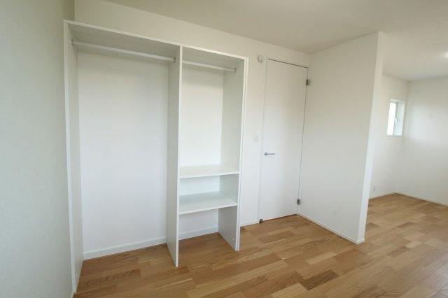 土佐市高岡町乙　新築戸建　西棟　【内覧可能】（全2区画）の収納|2Ｆ　4.9帖+4.9帖