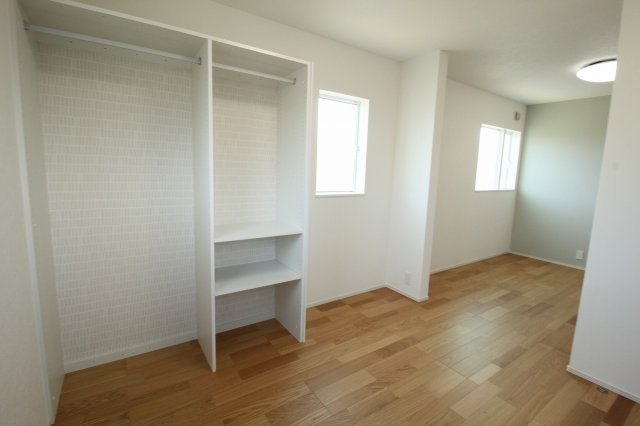 土佐市高岡町乙　新築戸建　西棟　【内覧可能】（全2区画）の洋室|2Ｆ　4.9帖+4.9帖