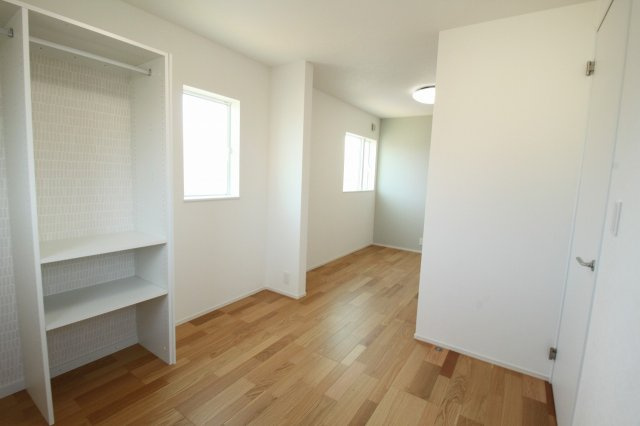 土佐市高岡町乙　新築戸建　西棟　【内覧可能】（全2区画）の洋室|2Ｆ　4.9帖+4.9帖