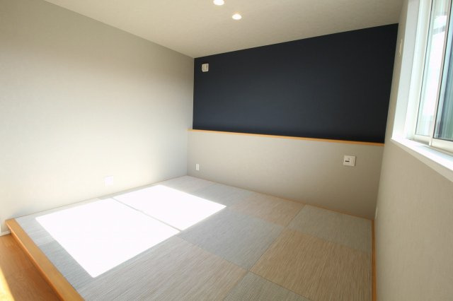 土佐市高岡町乙　新築戸建　西棟　【内覧可能】（全2区画）の寝室|2Ｆ　南の部屋　7.8帖