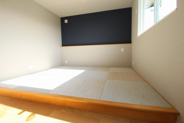 土佐市高岡町乙　新築戸建　西棟　【内覧可能】（全2区画）の寝室|2Ｆ　南の部屋　7.8帖