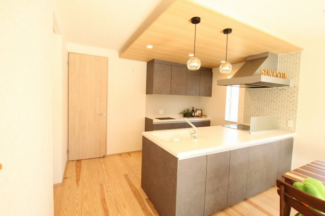 土佐市高岡町乙　新築戸建　西棟　（全2区画）のキッチン