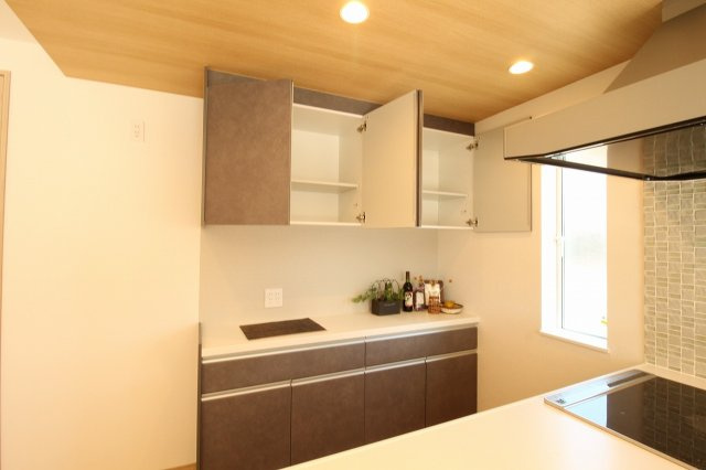 土佐市高岡町乙　新築戸建　西棟　（全2区画）の収納|カップボード