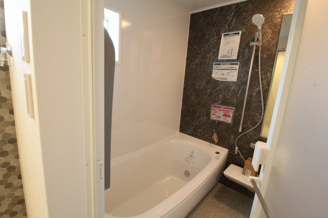 土佐市高岡町乙　新築戸建　西棟　（全2区画）の浴室