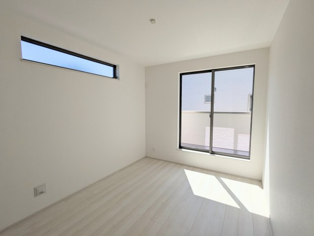 瀬戸市秋葉町　全2棟の洋室