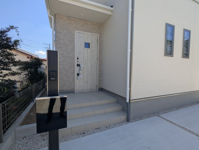 瀬戸市秋葉町　全2棟の玄関