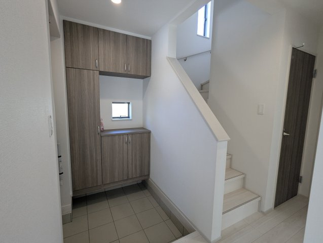 瀬戸市秋葉町　全2棟の玄関