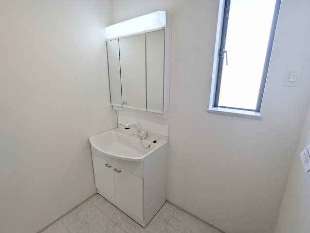 瀬戸市秋葉町　全2棟の独立洗面台