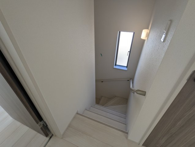 瀬戸市秋葉町　全2棟の玄関