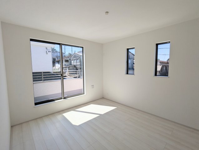 瀬戸市秋葉町　全2棟の居間・リビング