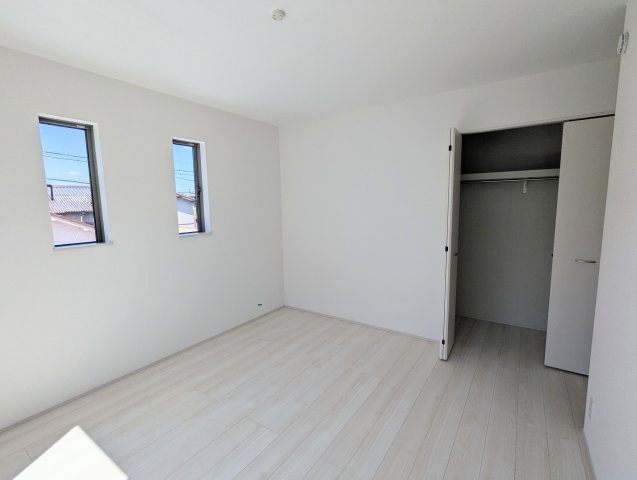 瀬戸市秋葉町　全2棟の洋室