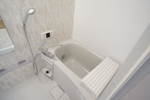 コートドール逆瀬川の浴室