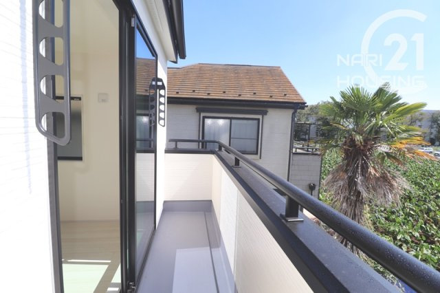 【バルコニー】 | リーブルガーデン　立川市一番町6丁目　新築　全1棟 | 南面バルコニー♪　洗濯物が良く乾きそうですね♪