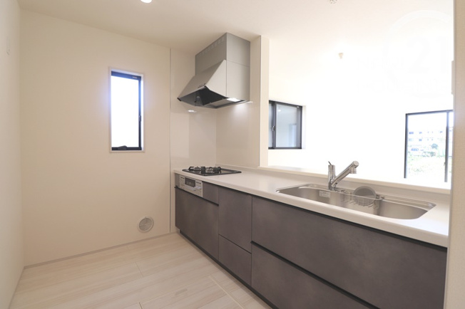 【キッチン】 | リーブルガーデン　立川市一番町6丁目　新築　全1棟 | リビングを見渡せる対面キッチン　対面式なので、会話を楽しみながらお料理が出来ます♪