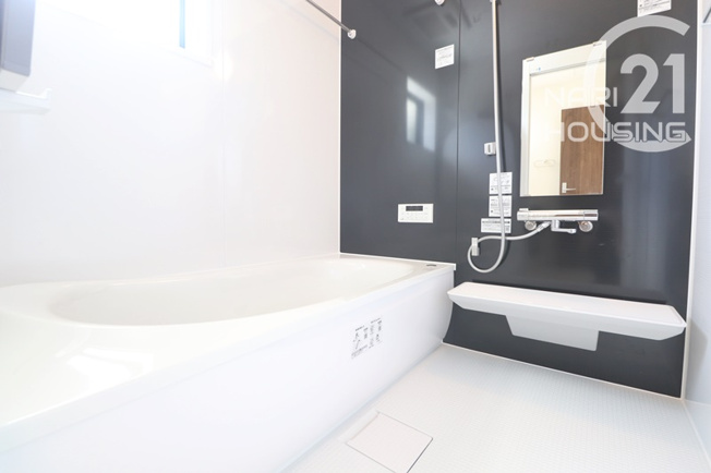 【浴室】 | リーブルガーデン　立川市一番町6丁目　新築　全1棟 | ゆったりとした一坪タイプの浴室です♪