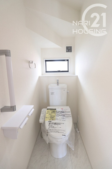 【トイレ】 | リーブルガーデン　立川市一番町6丁目　新築　全1棟 | ウォシュレット付きトイレ♪