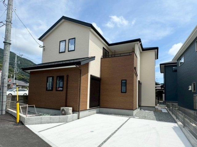ーBloomーブルームー小倉南区湯川1丁目1期　【小倉南区　新築戸建て】の外観|落ち着いた色合いの外観が魅力♪　【小倉南区　新築戸建て】