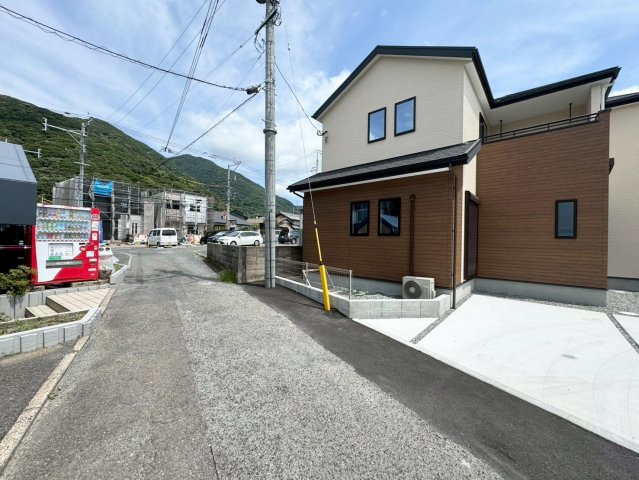 ーBloomーブルームー小倉南区湯川1丁目1期　【小倉南区　新築戸建て】の前面道路含む現地写真|現地撮影　2025,8,22　ーBloomーブルームー小倉南区湯川1丁目1期　【小倉南区　新築戸建て】
