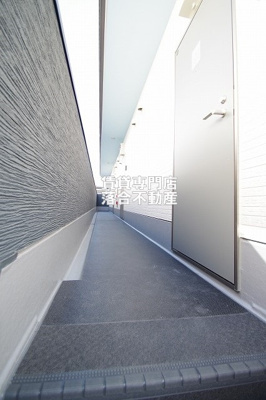 【エントランス】 | ワンズアヴェニール淵野辺 | 清潔なエントランス