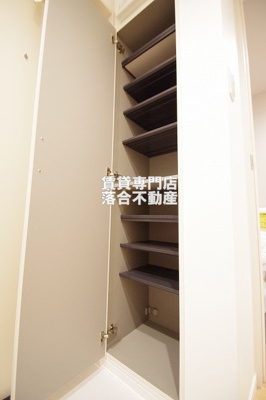 【玄関】 | ワンズアヴェニール淵野辺 | シューズ収納あり