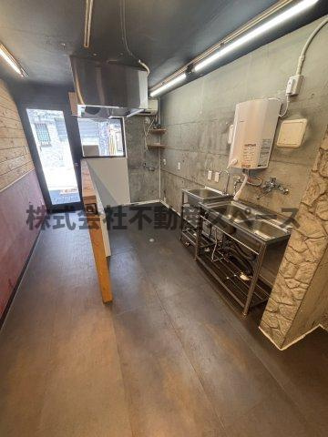 大阪市東淀川区小松１丁目の店舗事務所の内装