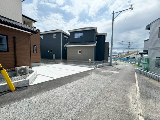 ーBloomーブルームー小倉南区湯川1丁目1期　【小倉南区　新築戸建て】の前面道路含む現地写真|現地撮影　2025,8,22　ーBloomーブルームー小倉南区湯川1丁目1期　【小倉南区　新築戸建て】