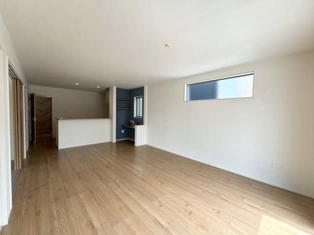 ーBloomーブルームー小倉南区湯川1丁目1期　【小倉南区　新築戸建て】の居間・リビング|広々とした18帖のLDK♪家族の団らんに最適です　【小倉南区　新築戸建て】