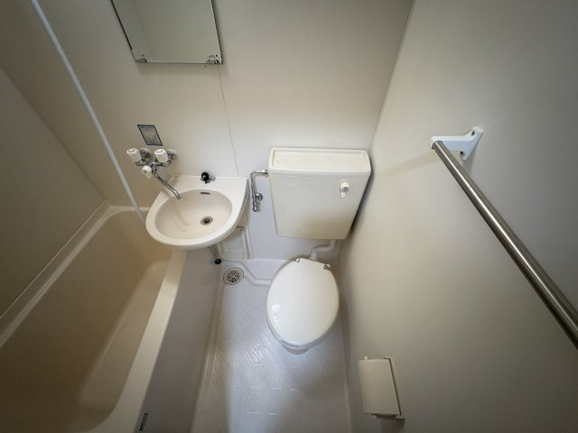 昭島市朝日町１丁目のアパートのトイレ