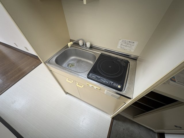 昭島市朝日町１丁目のアパートのキッチン