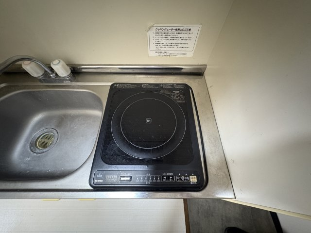 昭島市朝日町１丁目のアパートのキッチン