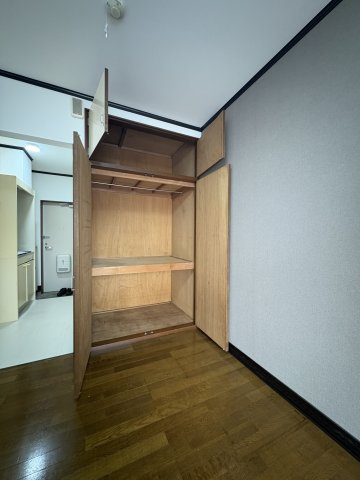 昭島市朝日町１丁目のアパートの収納