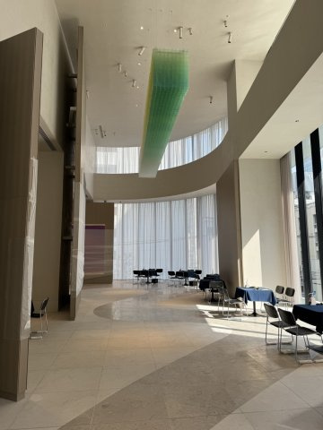 【その他共用部分】 | 【ギャラリーコリドー】ギャラリーラウンジのホワイエにあたるスペースです！開放的なガラスウォール！