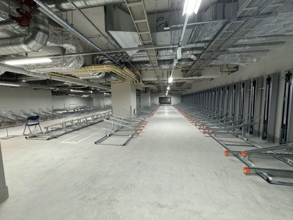 【駐輪場】 | 【駐輪場】屋内駐輪場なので、自転車が風雨にさらされることもありません！